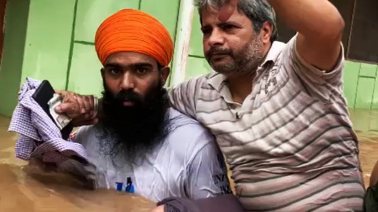 United Sikhs' Emergency Response Teams Assist Flood-Affected Areas In Punjab By Providing Crucial Assistance & Support